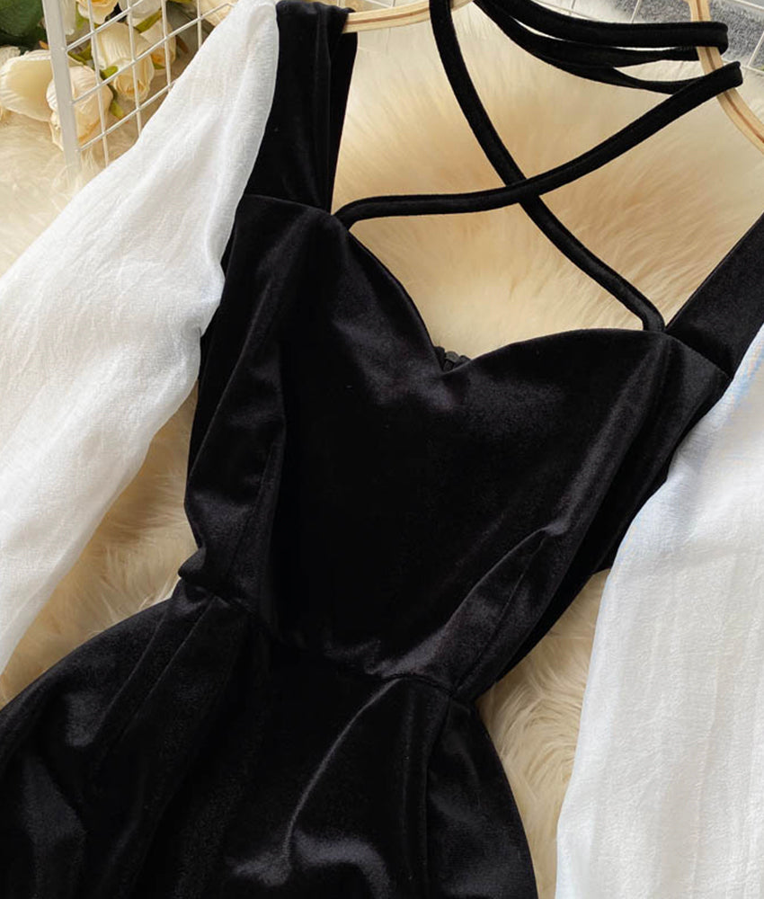 Schwarzer Samt und weißes Kleid mit langen Ärmeln 905