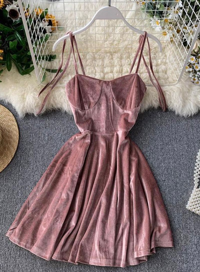 Süßes kurzes Kleid aus Samt in A-Linie, Damenkleid 1098