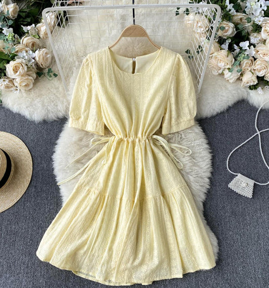 Robe courte à col rond et coupe trapèze mignonne 711