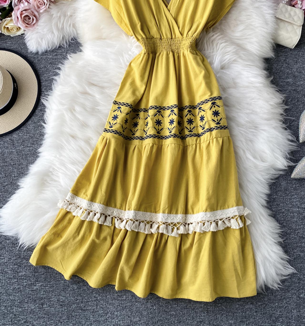 Süßes kurzes Kleid mit V-Ausschnitt Modekleid 701