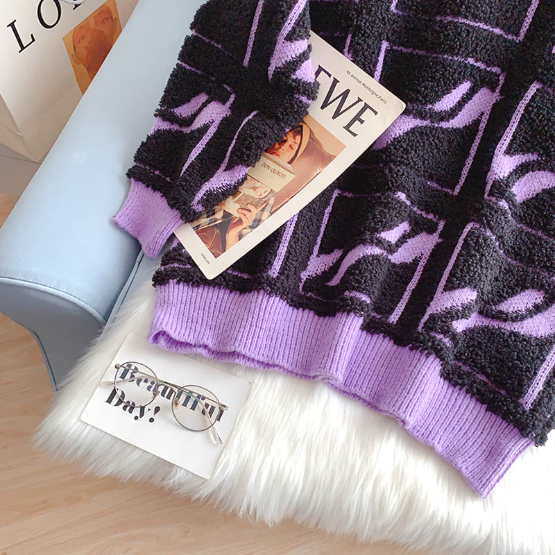 Three dimensional flocking plaid sweater  5184