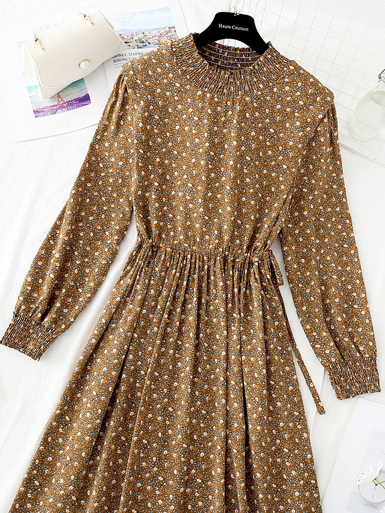 The new lace up waist is slim, and the flounced bottom skirt  4786