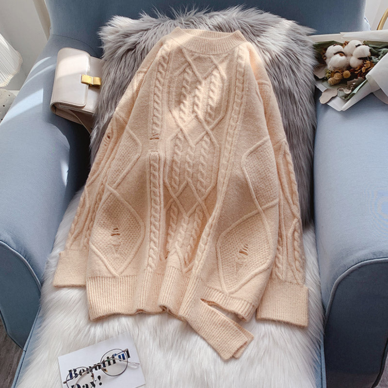 Tragen Sie einen Mantel über einem Sweatshirt mit einem Loch im Herzen einer faulen Windmaschine 4977