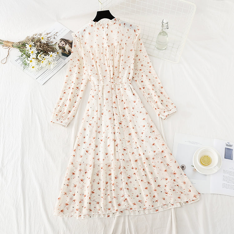 Chiffon floral skirt is thin and gentle. Wear it with a dress  4810