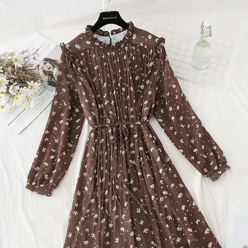 Chiffon floral skirt is thin and gentle. Wear it with a dress  4810