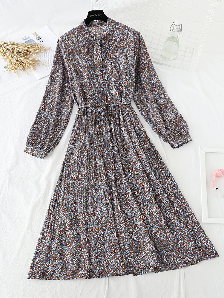 The floral dress is slim and slim  4790