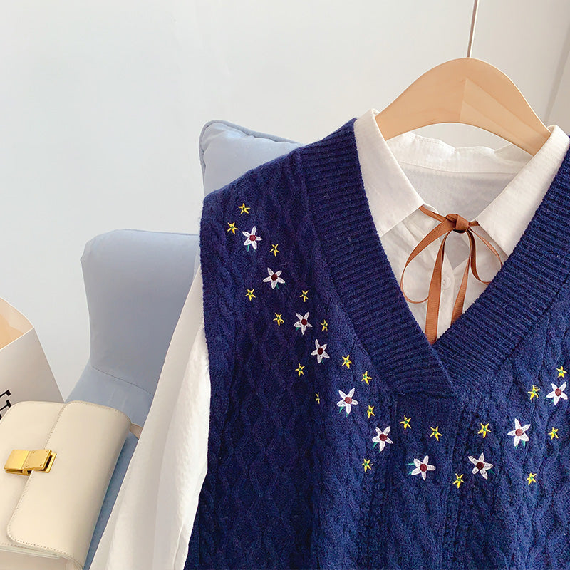 Embroidered knitted vest women's Vest sweater Waistcoat Vest  4934