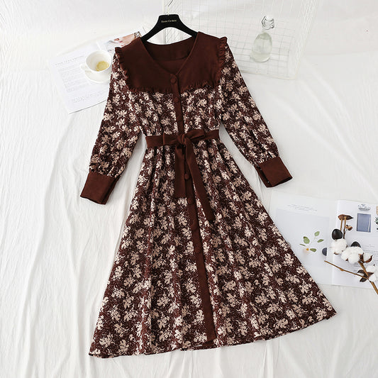 La nouvelle robe à dos en velours côtelé semble fine 4571