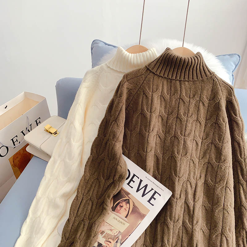 Kleid mit langem Boden und losem, verdicktem Innenrock aus Wolle 4928