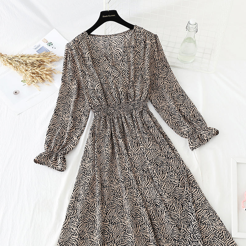 Korean vintage floral dress looks thin with ruffle sleeves  4843