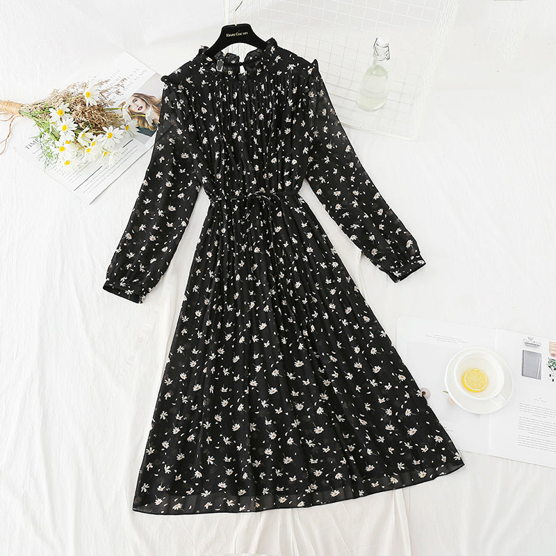 Chiffon floral skirt is thin and gentle. Wear it with a dress  4810