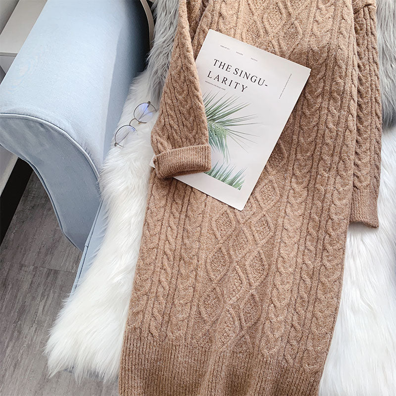 Langes Modell mit Stehkragen, Mantel und Wollkleid 4926