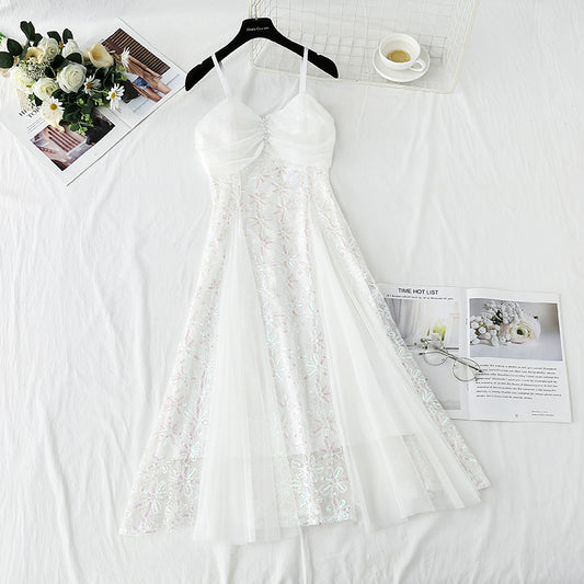 Robe à bretelles blanche française en maille surpiquée à paillettes taille haute fine 4428