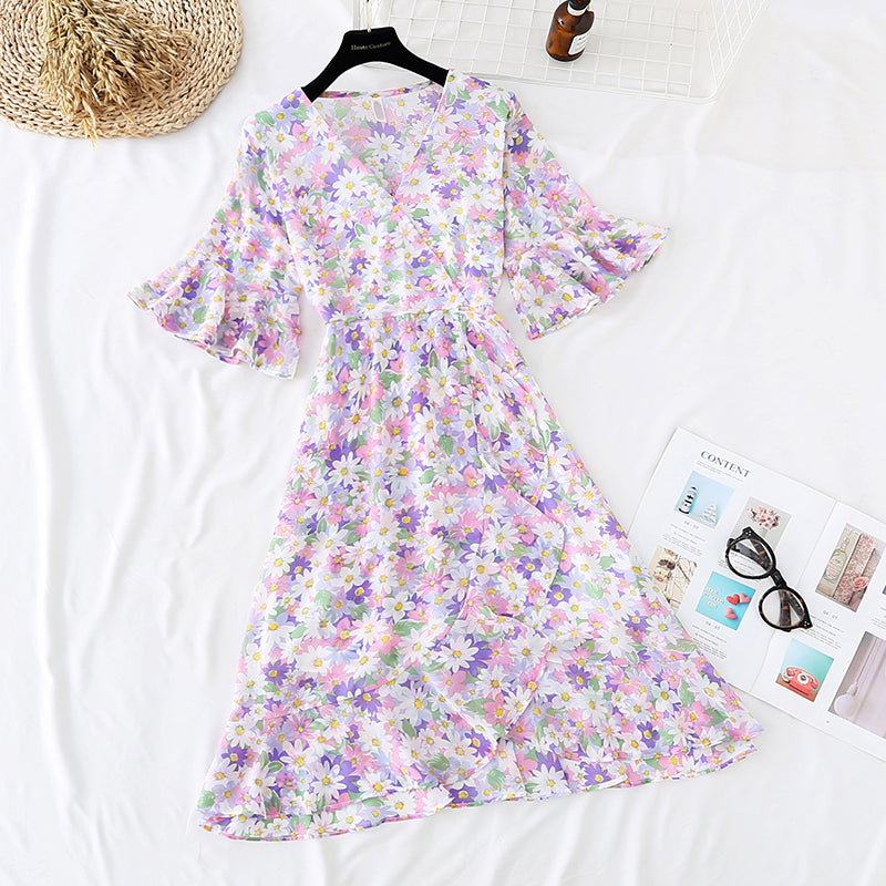 The new Daisy chiffon skirt is slim at the waist  4677