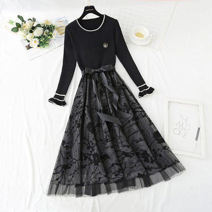 New mesh stitched small black skirt Hepburn embroidered skirt  4434