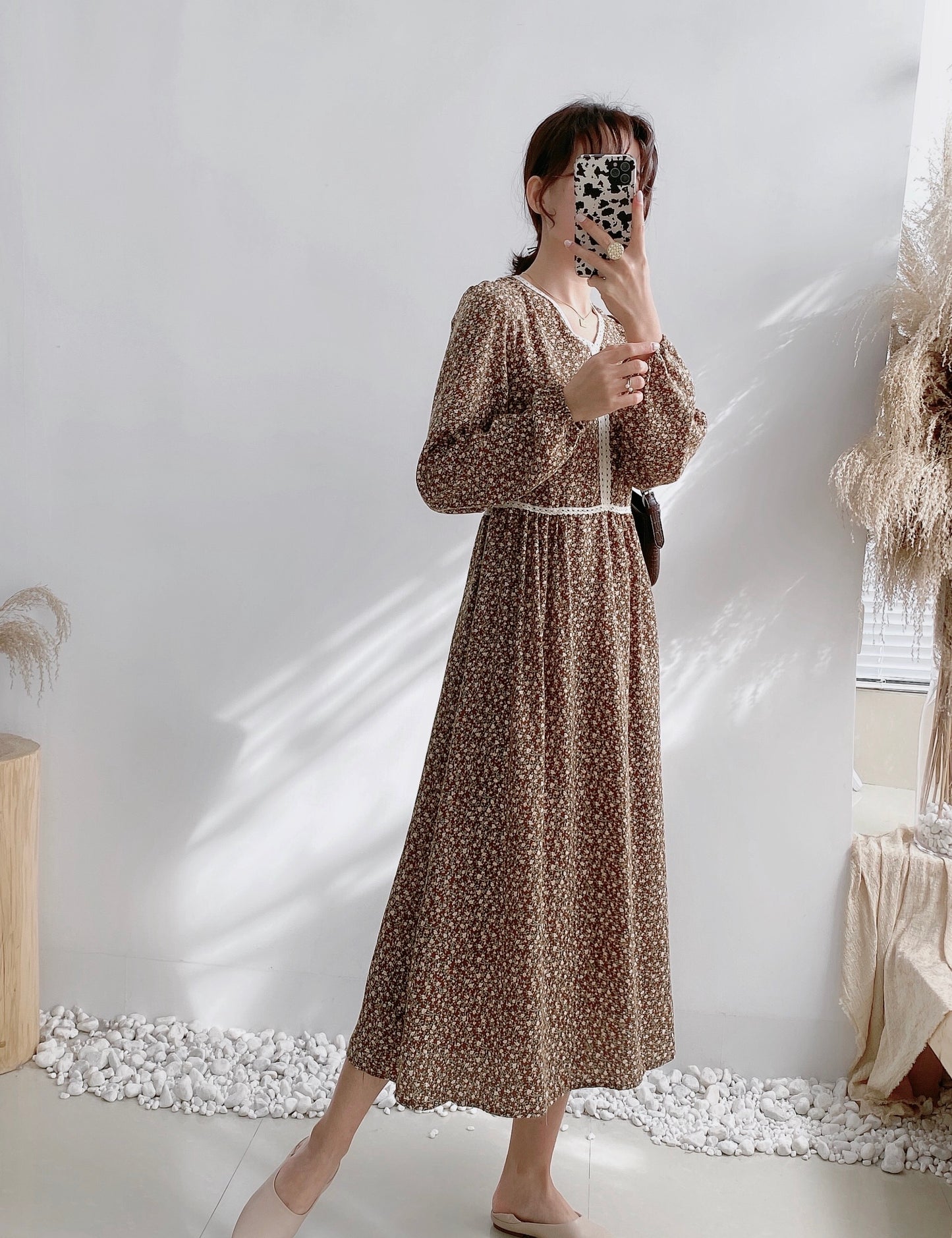 Robe fleurie à lacets avec ceinture tempérament et jupe inférieure à l'intérieur 4072