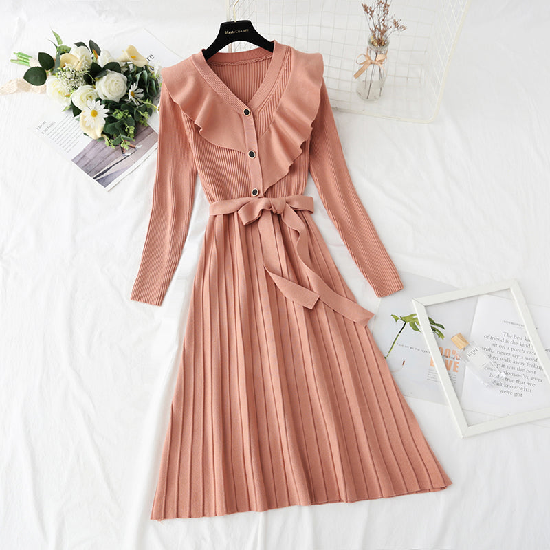 Robe rouge moulante à volants et lacets à la taille 4068