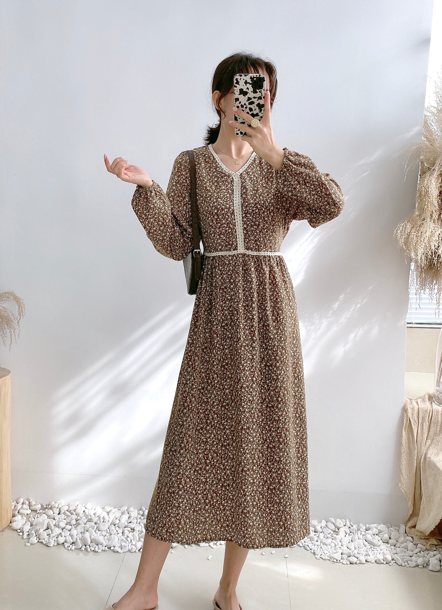 Robe fleurie à lacets avec ceinture tempérament et jupe inférieure à l'intérieur 4072