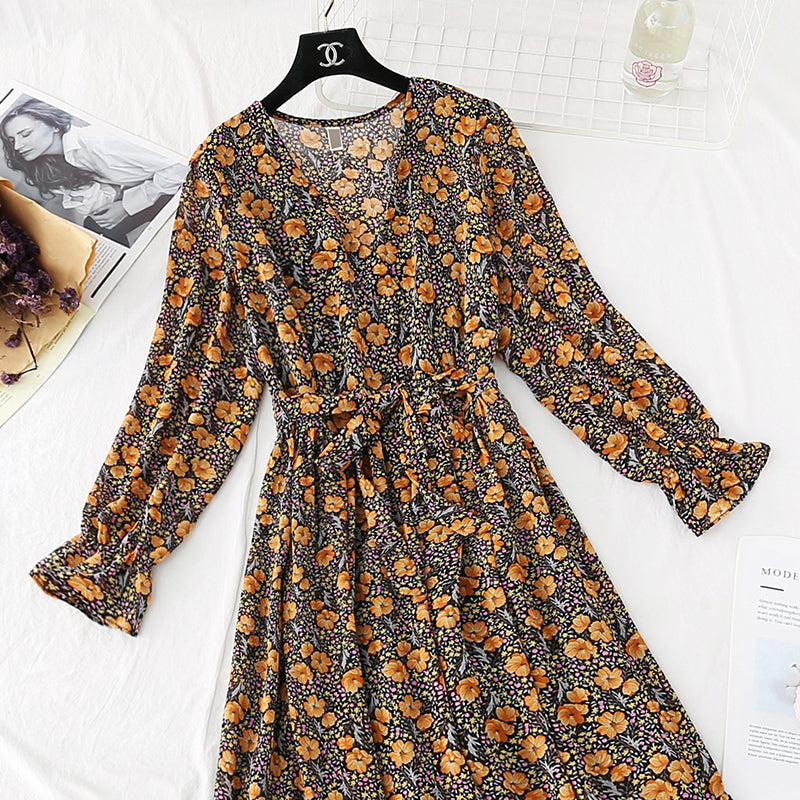 V-neck floral skirt with a slim waist and a long skirt with a large swing  4029