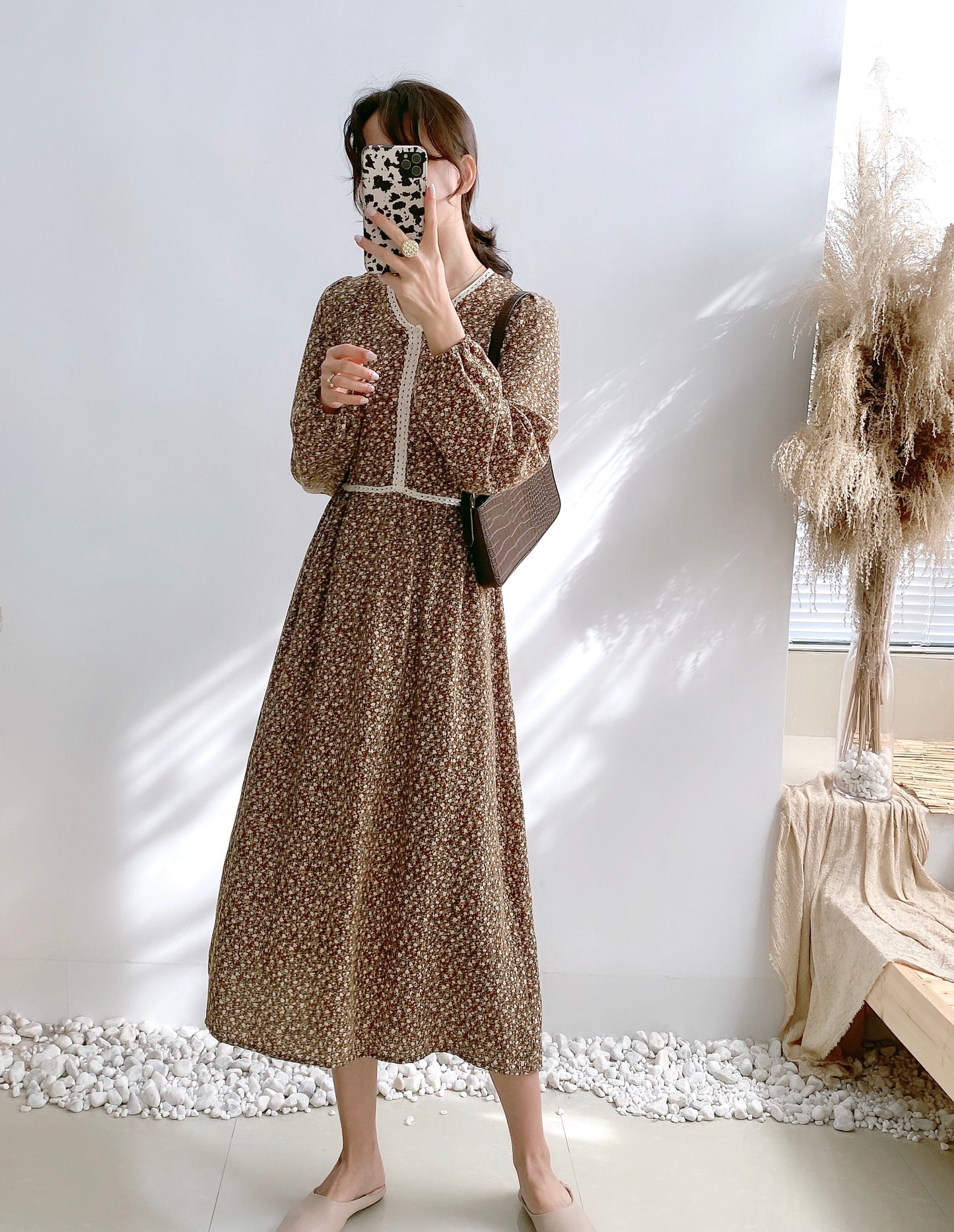 Robe fleurie à lacets avec ceinture tempérament et jupe inférieure à l'intérieur 4072