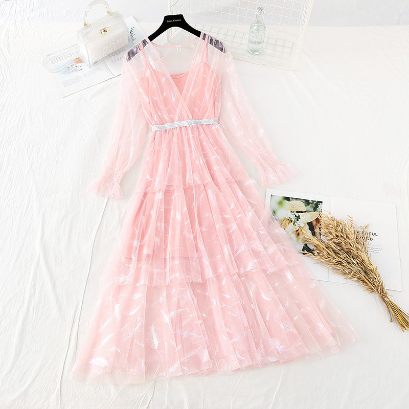 Long skirt with thin waist and gentle wind with feather folds  3889