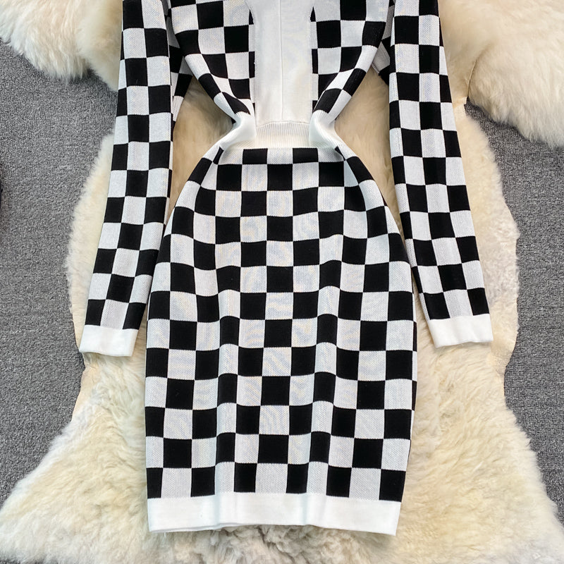 V-neck chessboard knitted buttock bottomed dress  3779