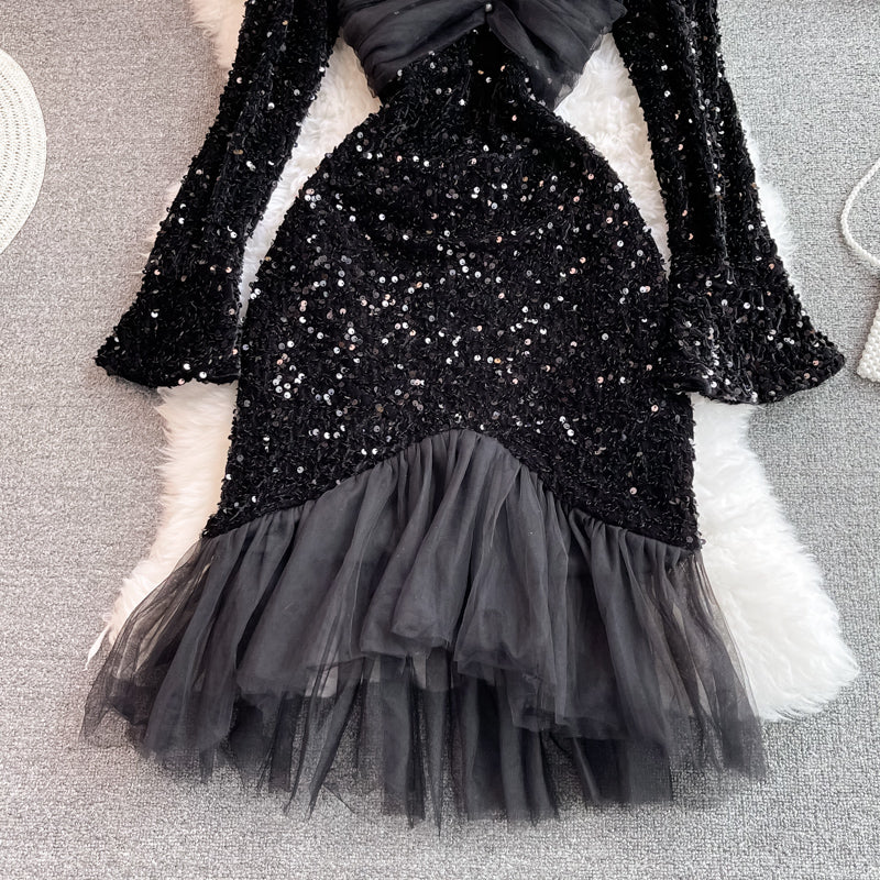 Fischschwanzkleid 3744 mit sexy Netznähten an der Hüfte in Wickeloptik