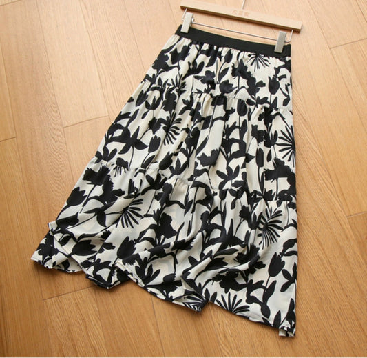 Romantic, elegant, elastic-waisted skirt  3637