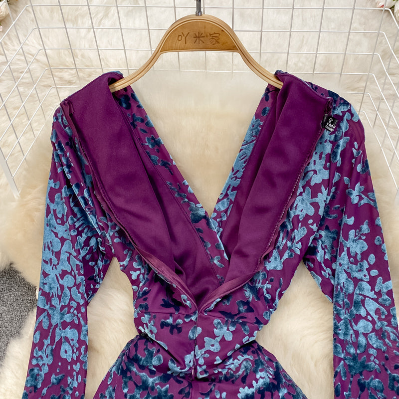 Slim, thin, split temperament, bronzed print V-neck dress  3767