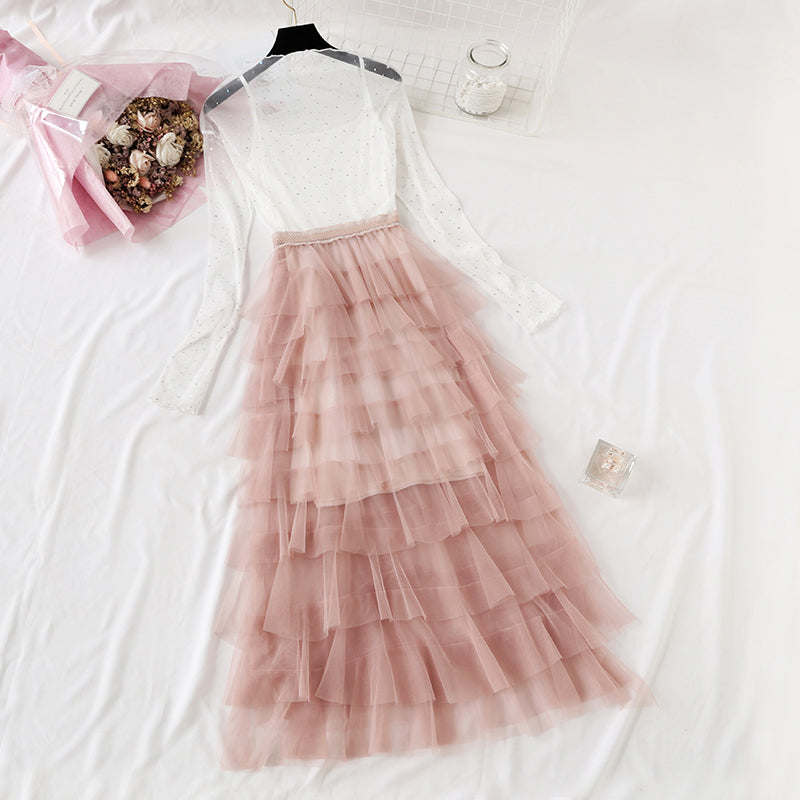 Small cake long skirt foreign style suspender yarn skirt two-piece suit  4472
