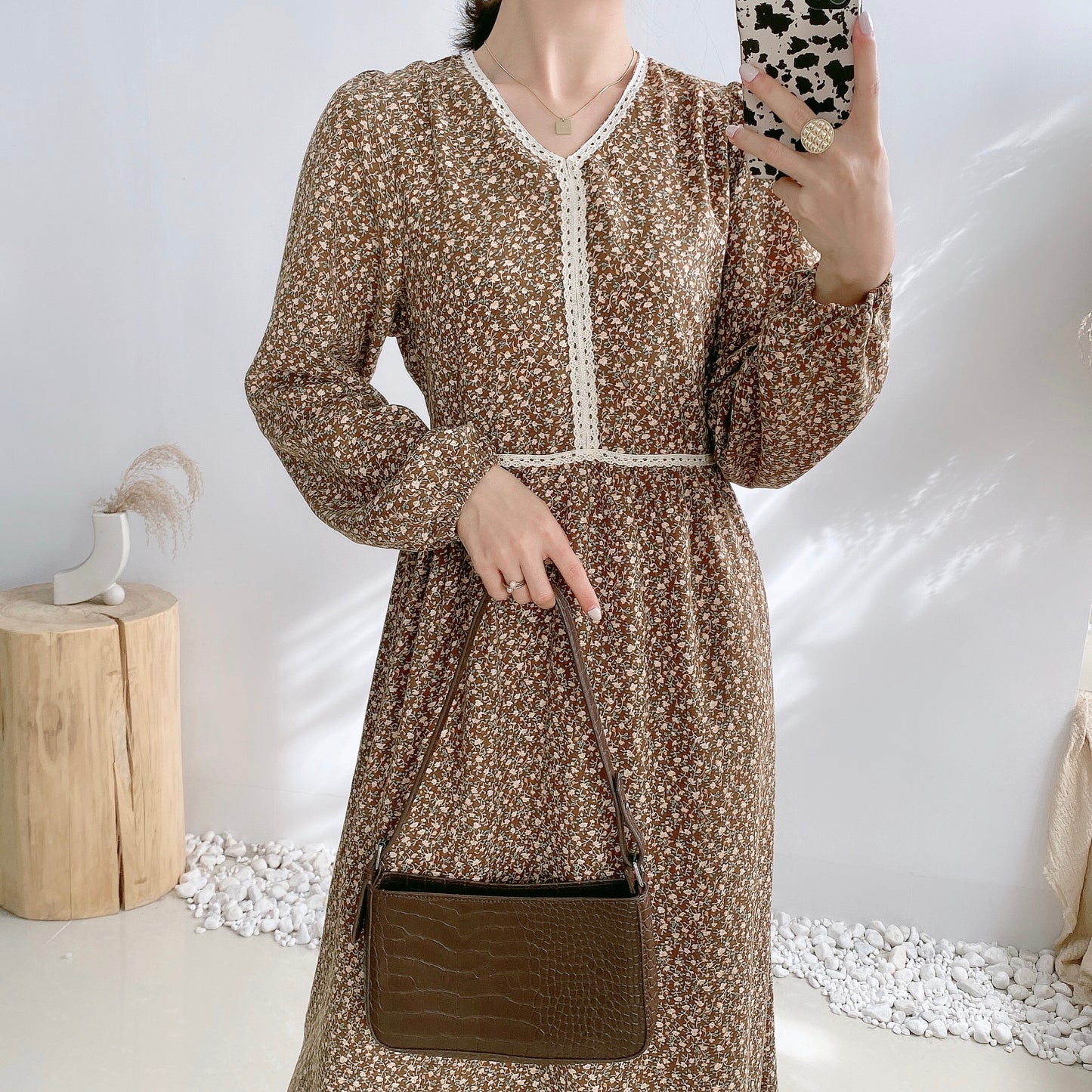 Robe fleurie à lacets avec ceinture tempérament et jupe inférieure à l'intérieur 4072