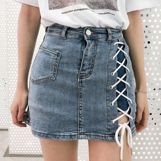 Jupe en jean taille haute avec laçage latéral et ceinture extensible au niveau des hanches 3717