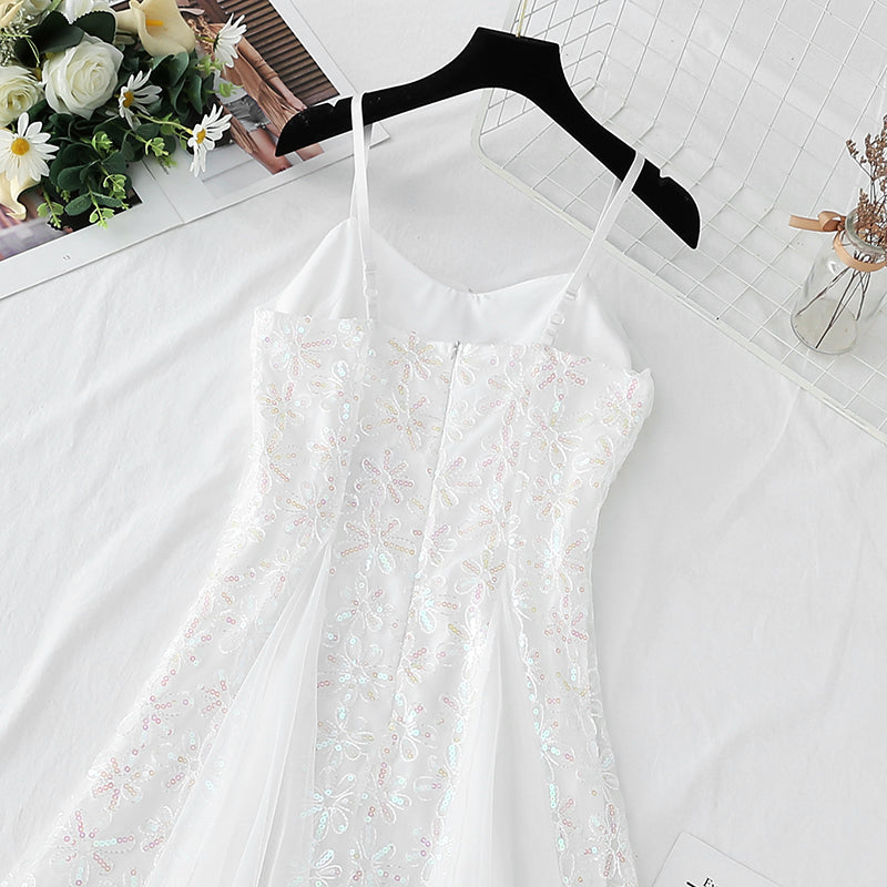 Robe à bretelles blanche française en maille épissée à paillettes 4412