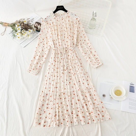 Chiffon floral skirt is thin and gentle. Wear it with a dress  4810