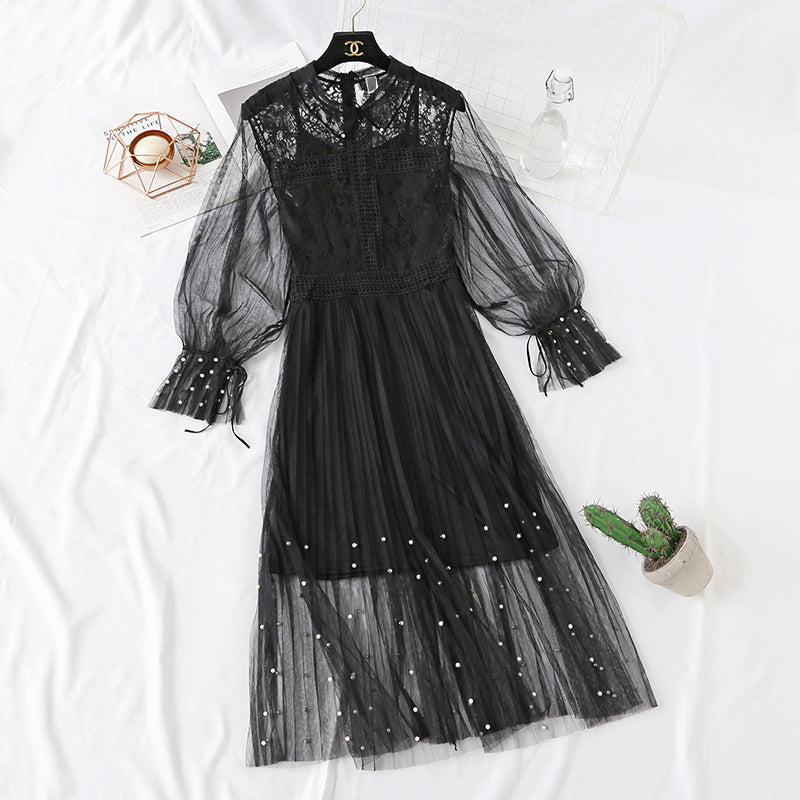 Robe en maille de dentelle à manches trompette avec perles à clous 4323