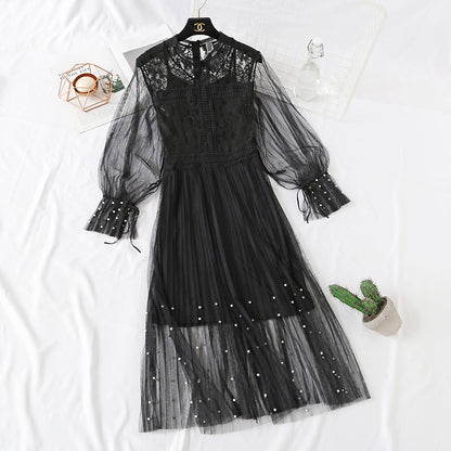 Robe en maille de dentelle à manches trompette avec perles à clous 4323