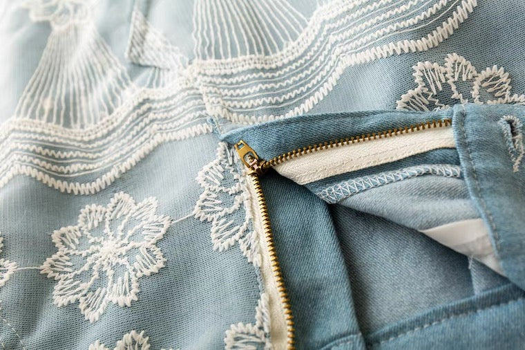 Style d'été, littérature et art, mode, petite jupe en jean fraîche, épissure de maille en dentelle 3622