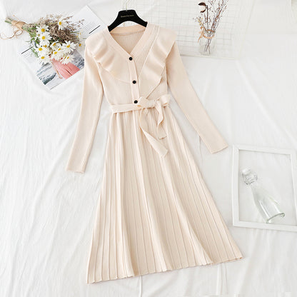 Robe rouge moulante à volants et lacets à la taille 4068