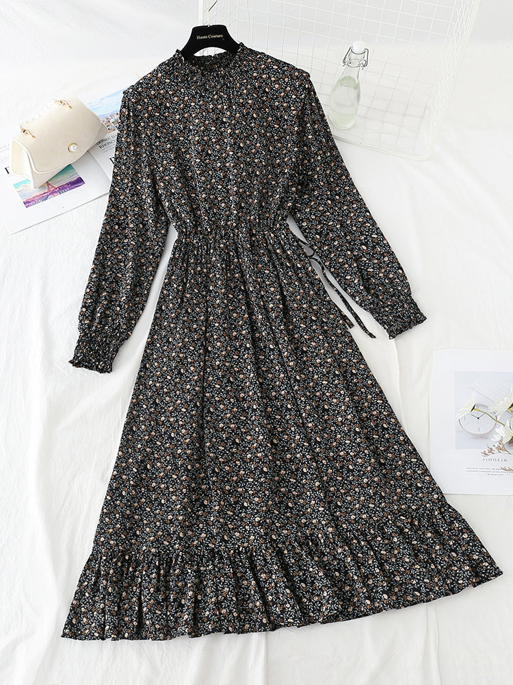 The new lace up waist is slim, and the flounced bottom skirt  4786