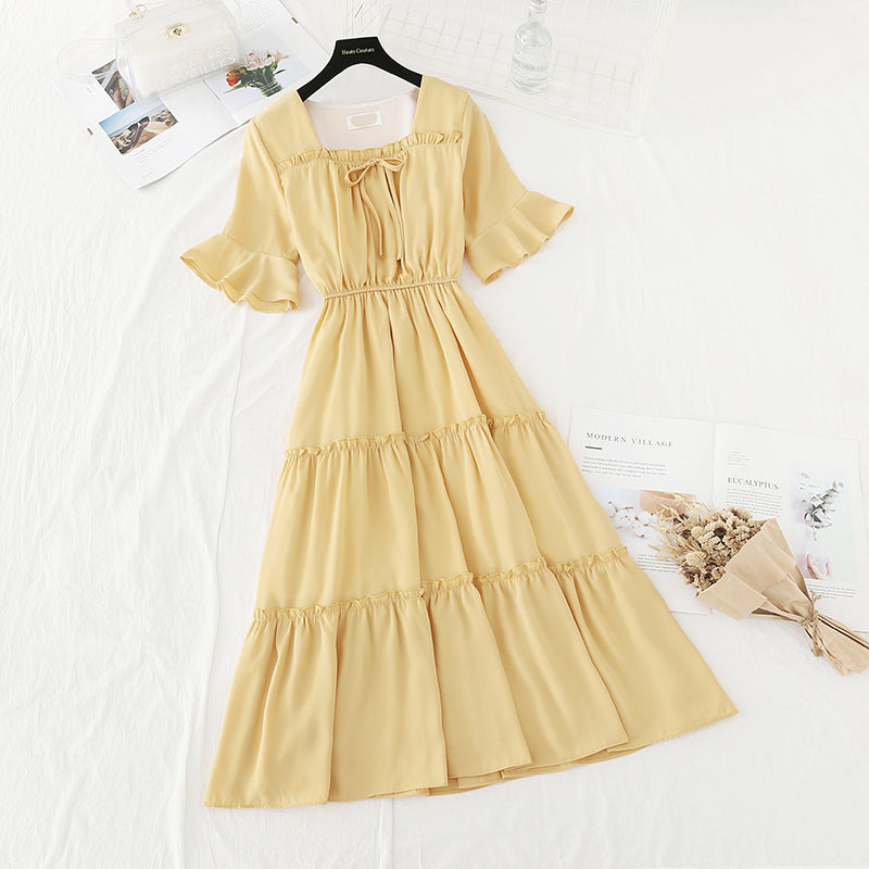 The new gentle French long skirt shows a high square neck and a thin waist  4621