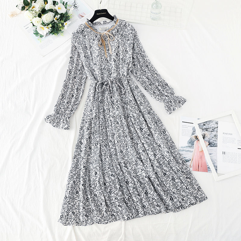 Small fragrance retro French floral dress with backing  3879