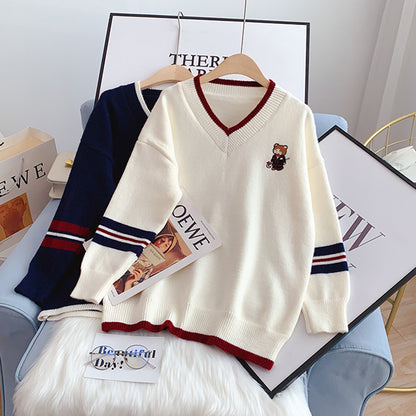 Embroidered bear V-neck Pullover female  4929