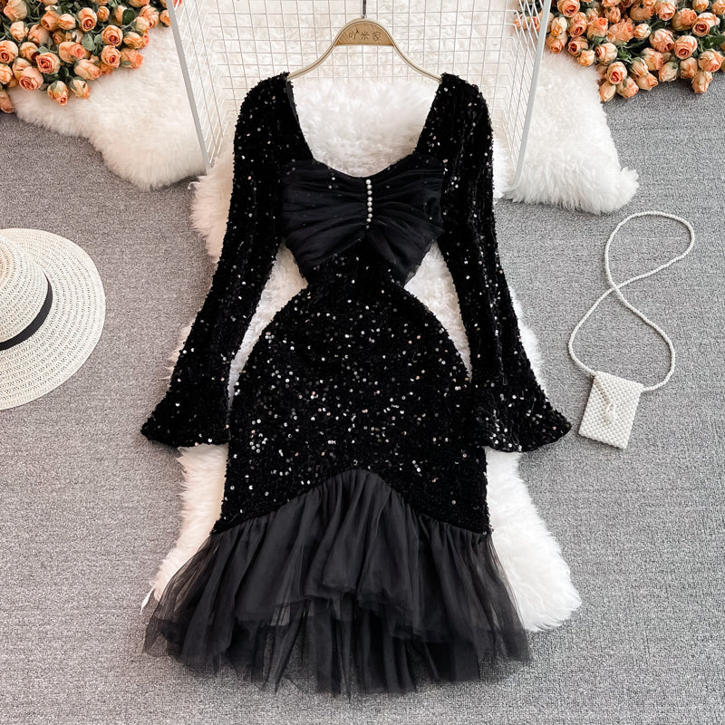 Fischschwanzkleid 3744 mit sexy Netznähten an der Hüfte in Wickeloptik