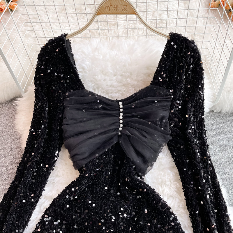 Fischschwanzkleid 3744 mit sexy Netznähten an der Hüfte in Wickeloptik