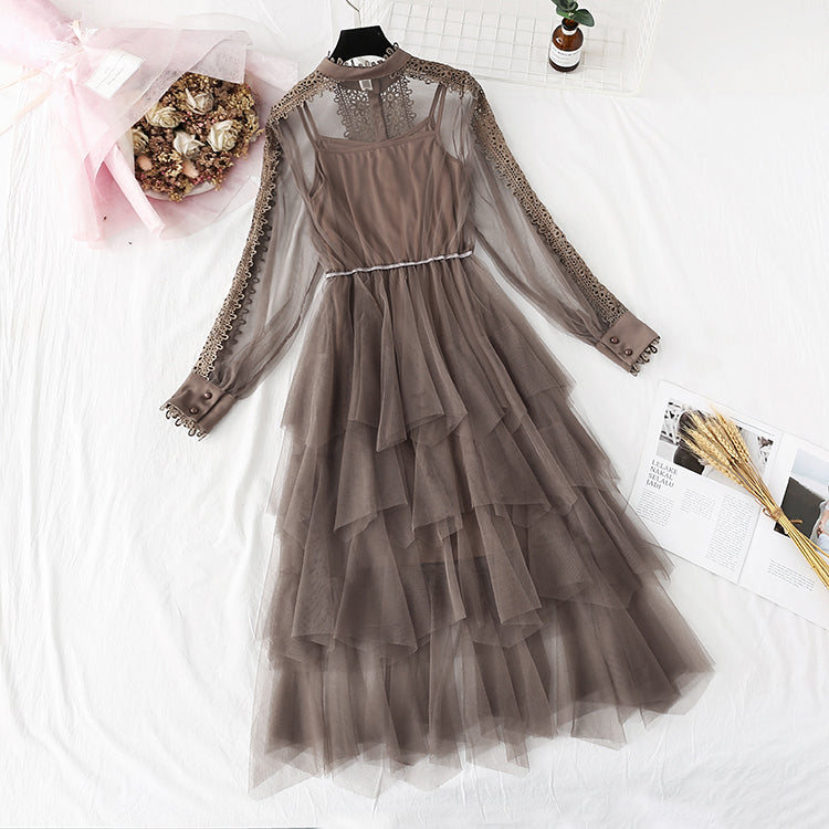 Französisches Vintage-Spitzenrock-Set mit Hosenträgern und Boden 3968