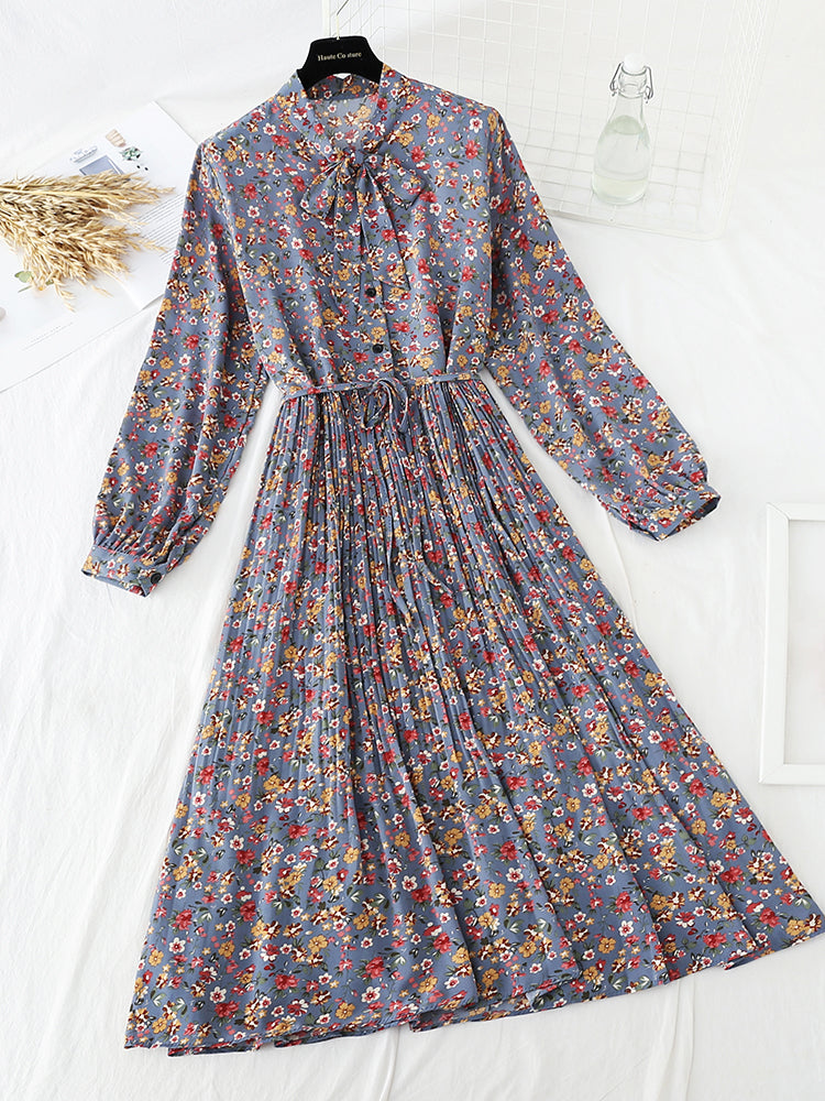 The floral dress is slim and slim  4790