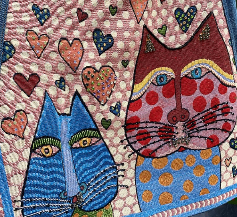 Illustration artistique broderie tête de chat, jupe en jean avec ceinture en perles épaisses 3531